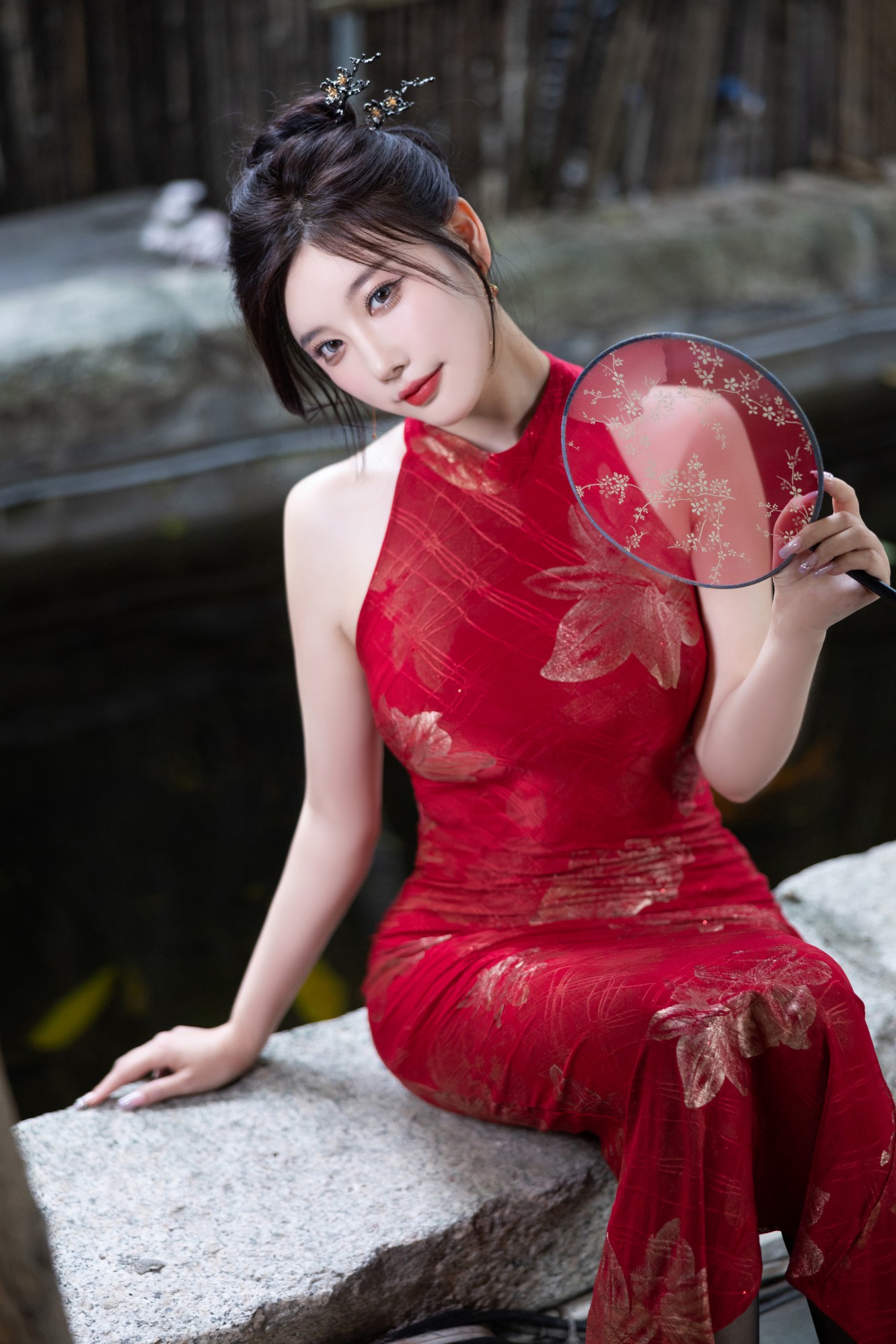 内购无水印 [XIUREN秀人网] NO.8996 杨晨晨黑丝红旗袍+花絮视频 [119P+2V-999MB]