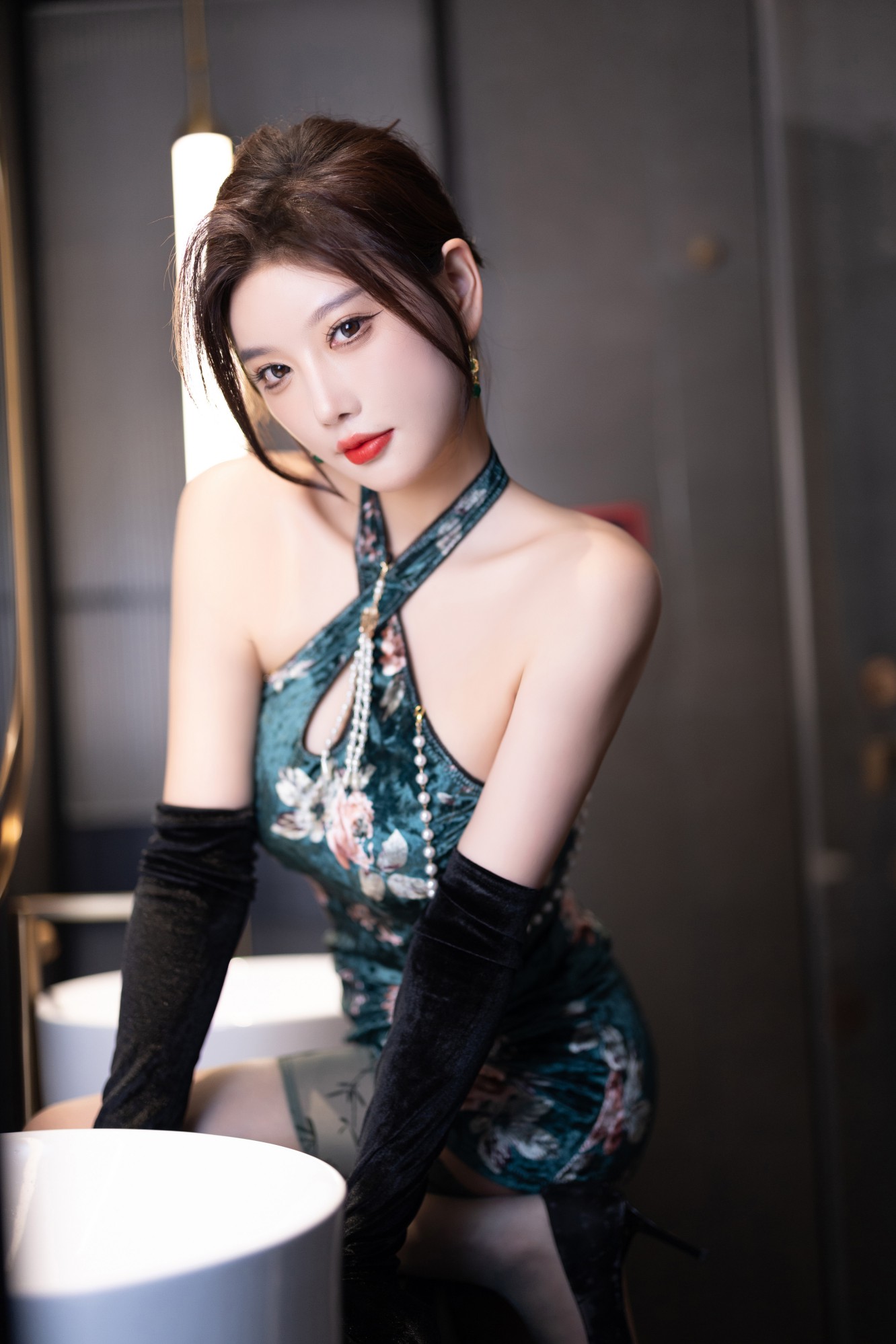 内购无水印 [XIUREN秀人网] NO.9165 杨晨晨性感白丝内衣+花絮视频 [103P+1V-1562MB]