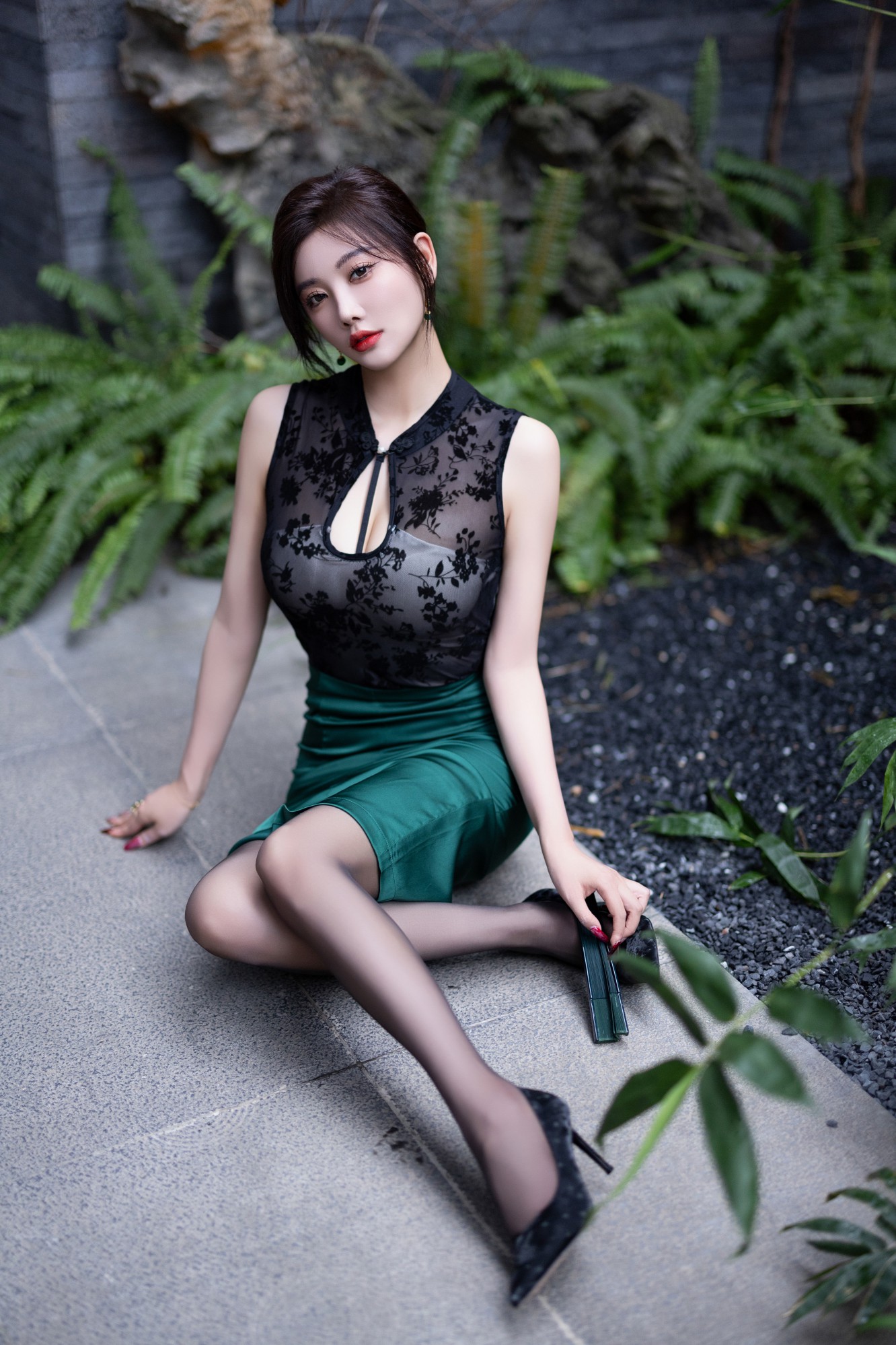 内购无水印 [XIUREN秀人网] NO.9384 杨晨晨绿色长裙蕾丝内衣+花絮视频 [100P+1V-1248MB]