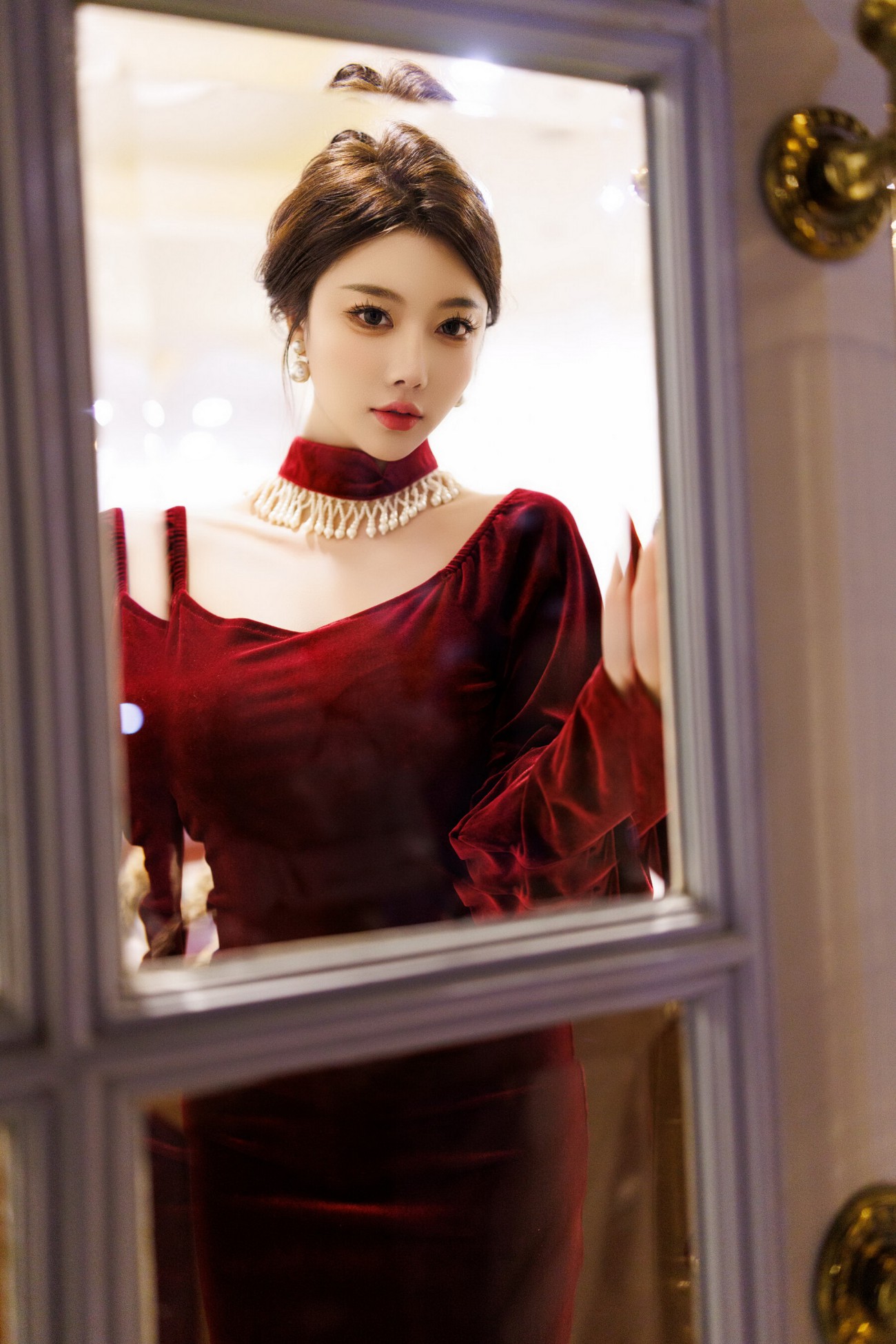 内购无水印 [XIUREN秀人网] NO.9831 杨晨晨红色礼服紫色T恤+花絮视频 [103P+1V-1246MB]