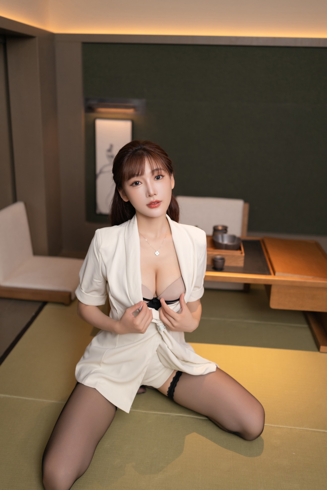 内购无水印 [XIUREN秀人网] NO.10677 陆萱萱喝茶吗+花絮视频 [93P+2V-2922MB]
